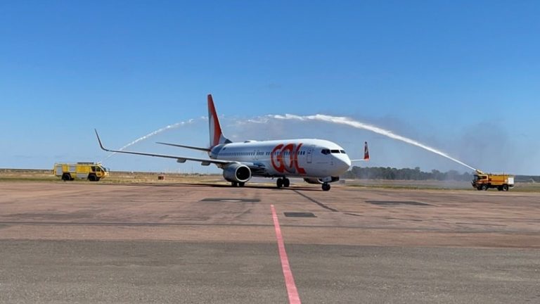 Boeing 737-800 Da Gol Teve Primeiro Pouso Em Solo Sinopense