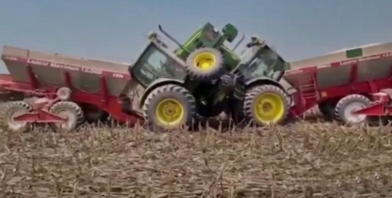 Tratores batem de frente durante aplicação de calcário em fazenda de MT