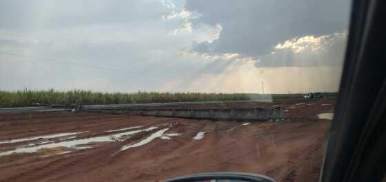 Tempestade derruba postes e deixa cidades de MT no ‘escuro’