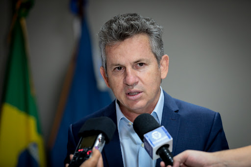 Mauro Mendes diz que Bolsonaro culpa estados por aumento do combustível para não ser acusado