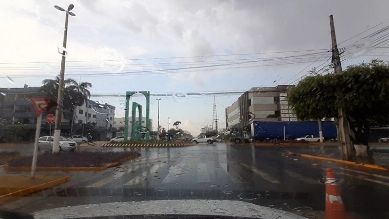 Fim de semana segue quente com alerta de temporais em 88 cidades; veja quais