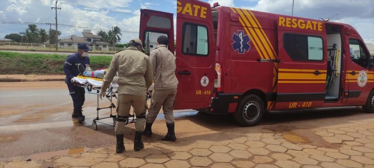 Motociclista cai e quase é atropelado por carreta em Sorriso