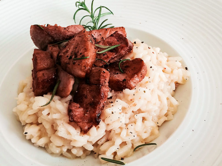 DICA NUTRIBRAS: Risoto de Limão com Tiras de Filé Mignon Suíno ao Shoyu e Alecrim