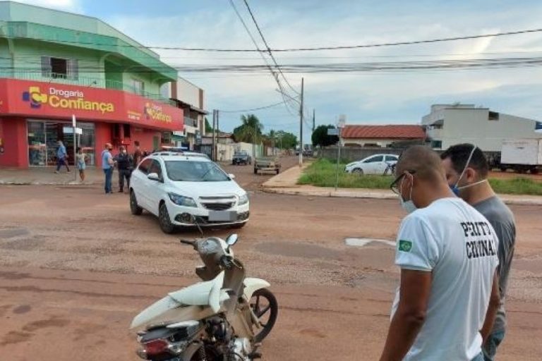 Adolescente grávida é atropelada enquanto pilotava moto; VEJA O VÍDEO