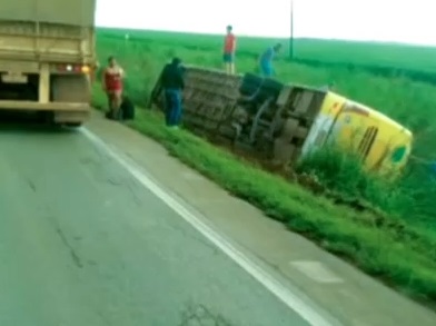 URGENTE: Acidente grave envolvendo 28 pessoas em ônibus na BR-163  próximo de Sorriso