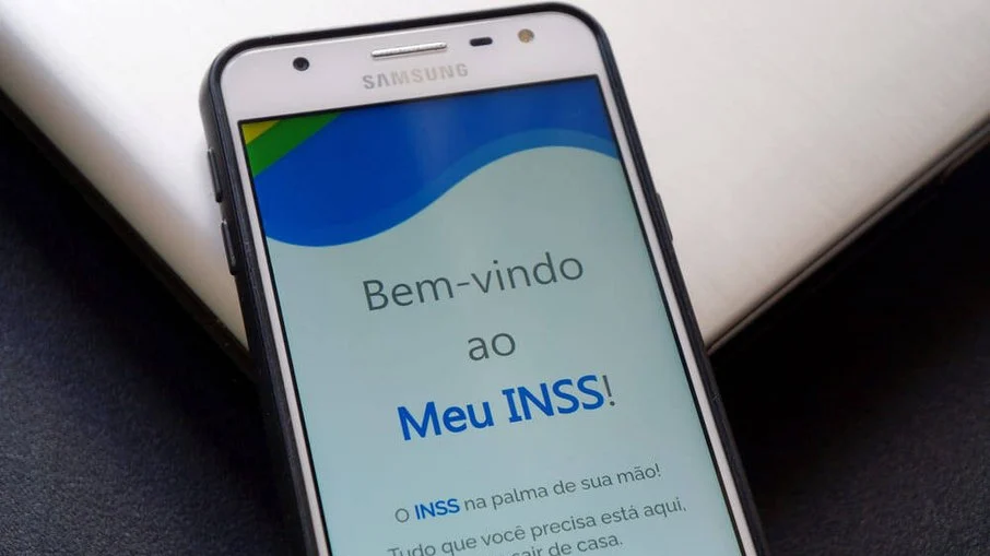 INSS paga aposentadorias e pensões nesta quinta; veja quem recebe