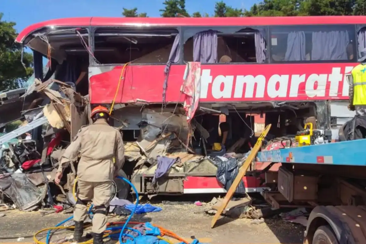 MP denuncia motorista de ônibus por 8 mortes em acidente na BR-163