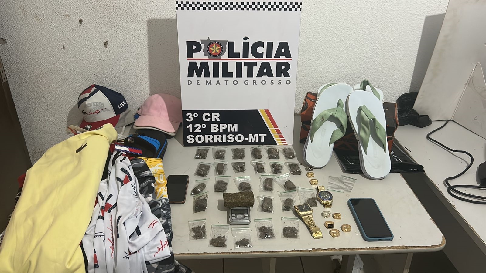 PM prende homem e apreende adolescente por tráfico de drogas em Sorriso