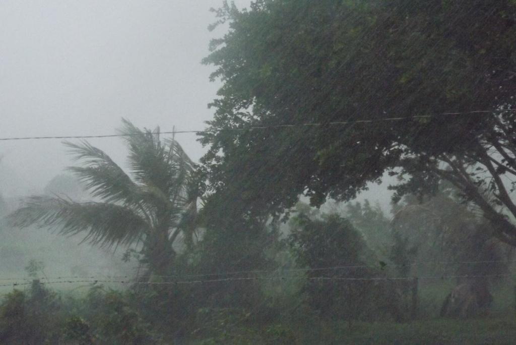 Outubro começou com alerta de chuvas fortes e altas temperaturas em MT