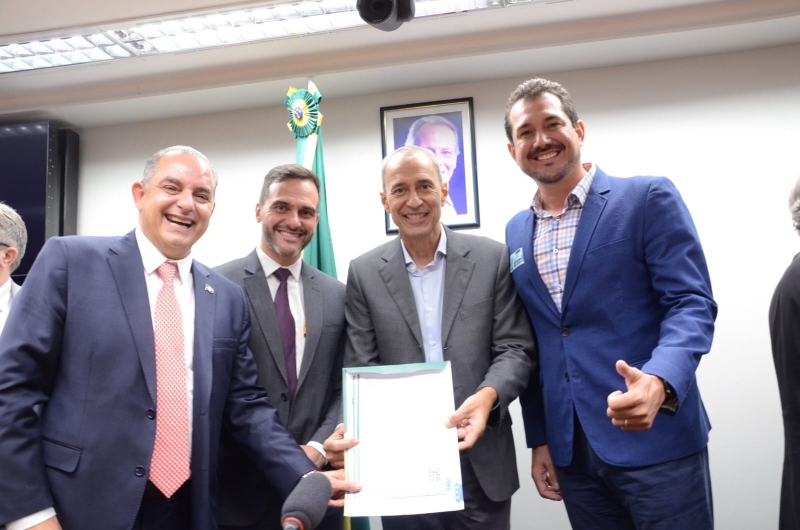 Prefeito Miguel Vaz protocola Manifestação de Interesse para implantação de Zonas de Processamento e Exportação em Lucas do Rio Verde