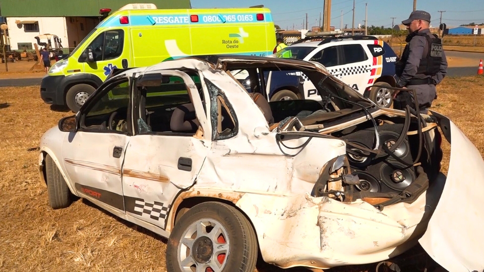 Casal fica gravemente ferido em acidente entre carro e ônibus na BR-163 em Sorriso