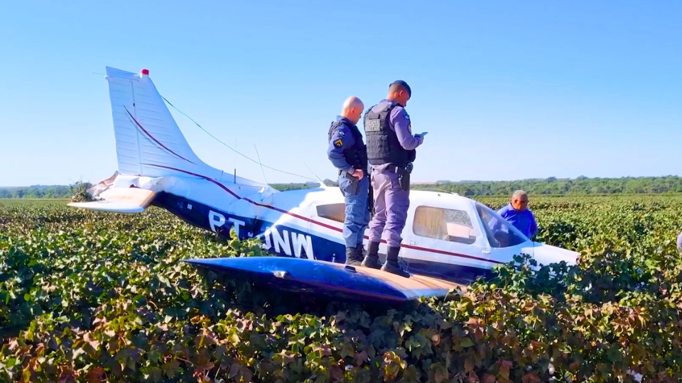 Avião cai em plantação de algodão em Sapezal