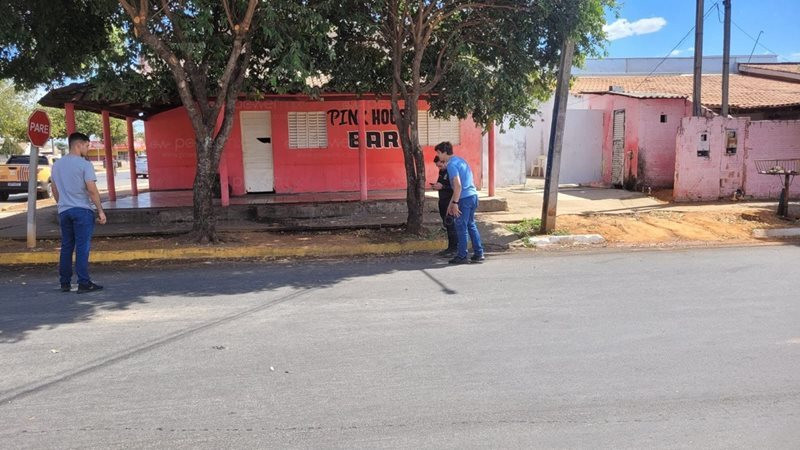 Casal é baleado em frente bar em Nova Mutum