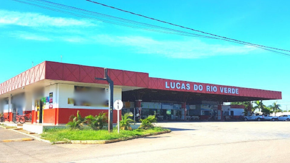 Homem é esfaqueado na porta da rodoviária de Lucas do Rio Verde