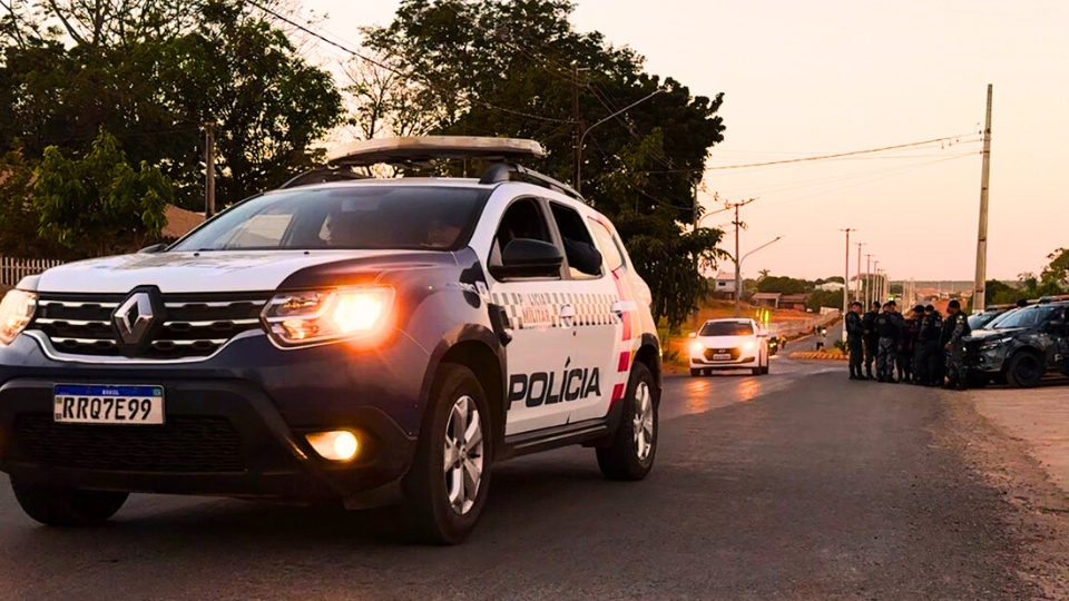 Criminosos armados invadem casa, mantêm família refém por cinco horas e roubam R$ 12 mil em Sinop