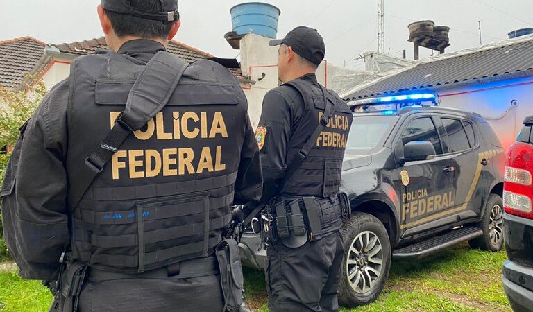 Polícia Federal prende pai e filho em Sinop condenados por ataques em Brasília