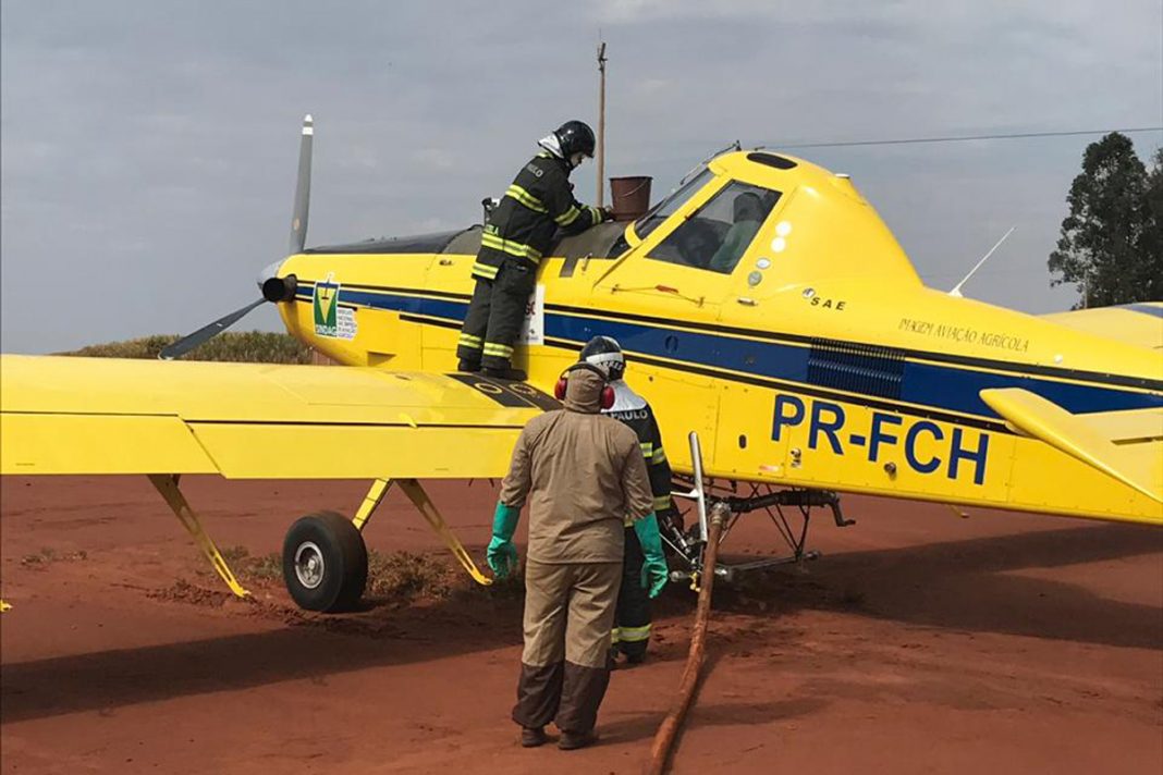 Uso de aviões agrícolas para combate a incêndios aumenta 50% no Brasil