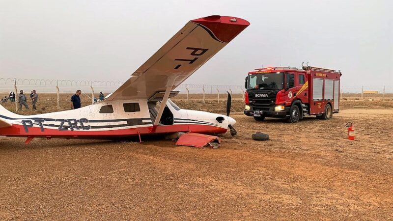 Avião de pequeno porte cai após decolagem em aeroporto em MT e piloto sobrevive