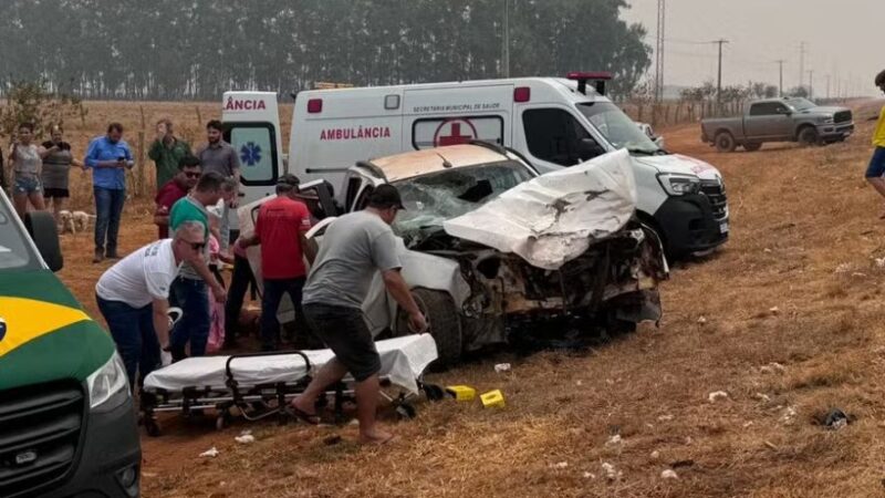 Dois morrem e quatro ficam feridos em batida entre carro e carreta em Campo Novo dos Parecis