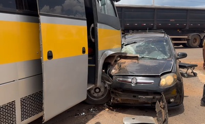 Colisão entre carro e micro-ônibus deixa um ferido na MT-140 em Sinop