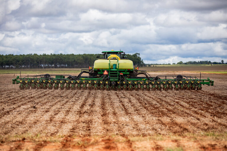 Atraso no plantio da soja em MT: Falta de chuvas preocupa produtores e ameaça segunda safra de milho