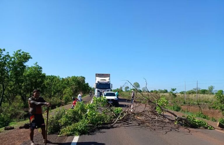 Polícia Civil identifica motorista de caminhão que atropelou e matou indígena Xavante em MT